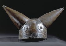 Кельтский рогатый шлем