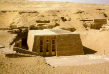 Гробница придворных маникюрщиков Нианхамона и Хнумхотепа