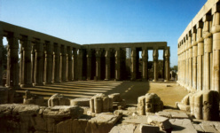 Двор Аменхотепа III