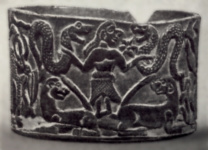 Сосуд из Телль-Аграба с рельефным изображением мифологической сцены
