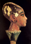 Голова Тутанхамона на цветке лотоса