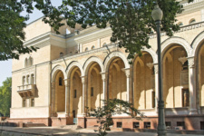 Театр оперы и балета им. А. Навои. Южный фасад театра с лоджией