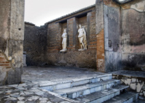 Мацеллум. Статуи Октавии и Марка Клавдия Марцелла