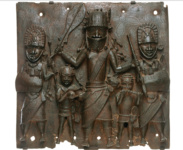 Панель из дворцового интерьера с изображением военачальника, солдат и слуг