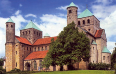 Церковь Санкт Михаэль. Вид хора с боковыми нефами и башенками трансепта
