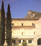 Бывшая монастырская церковь Сен-Гильом. Вид на клуатр и неф с южной стороны