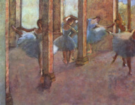 Танцовщицы в фойе