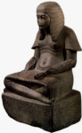 Статуя Хоремхеба в образе писца