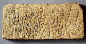 Рельеф с изображением хлебного поля