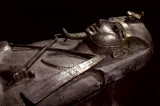Внутренний саркофаг Псусеннеса I (фрагмент)