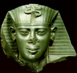 Голова статуи Амасиса