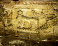 Фрагмент рельефной декорации из катакомб Ком эш-Шукафа