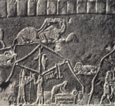 Рельеф из дворца Ашшурбанипала в Ниневии с изображением военного лагеря