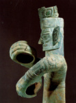 Фигура стоящего жреца-шамана (правителя?)