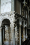 Базилика Сант Амброджио. Саркофаг и кафедра базилики Сант Амброджо