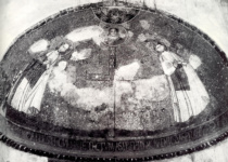 Крест со святыми Примием (слева) и Фелицианом (справа). Апсида