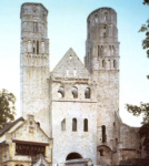 Церковь аббатства Нотр-Дам в Жюмьеже. Западный фасад