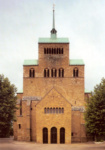 Соборная приходская церковь Санкт Петер унд Санкт Горгониус. Западный фасад
