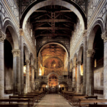 Церковь свв. Апостолов в Сан Миниато аль Монте во Флоренции. Интерьер восточной части храма