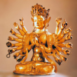 Охраняющее божество Тибета бодхисатва Авалокитешвара - «милосердный властитель» - с 18 руками, две из которых держат розу